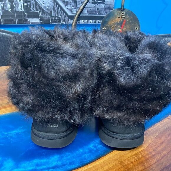 Furry ugg boots - Picture 3 of 4